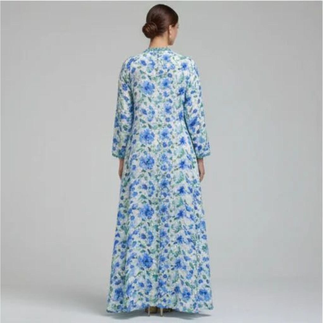 Elegant Floral Embroidered Mukhawar - Blue & White