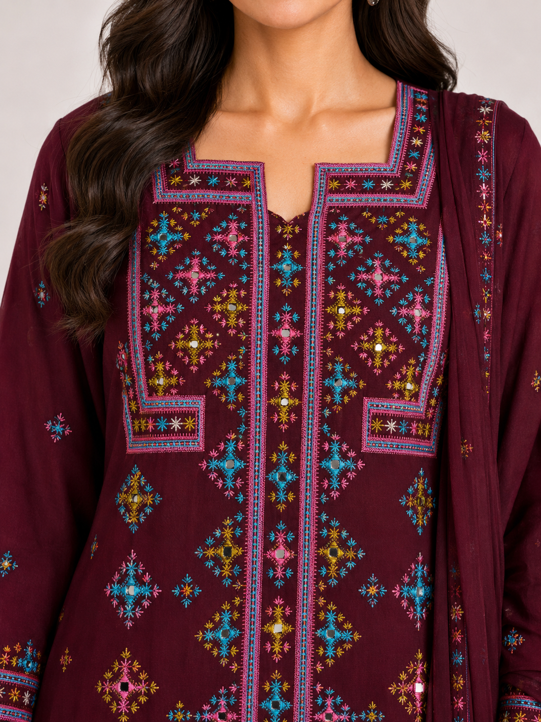 Ward Al Jouri Luxury Omani Mukhawar with Embroidered Shela – Deep Burgundy