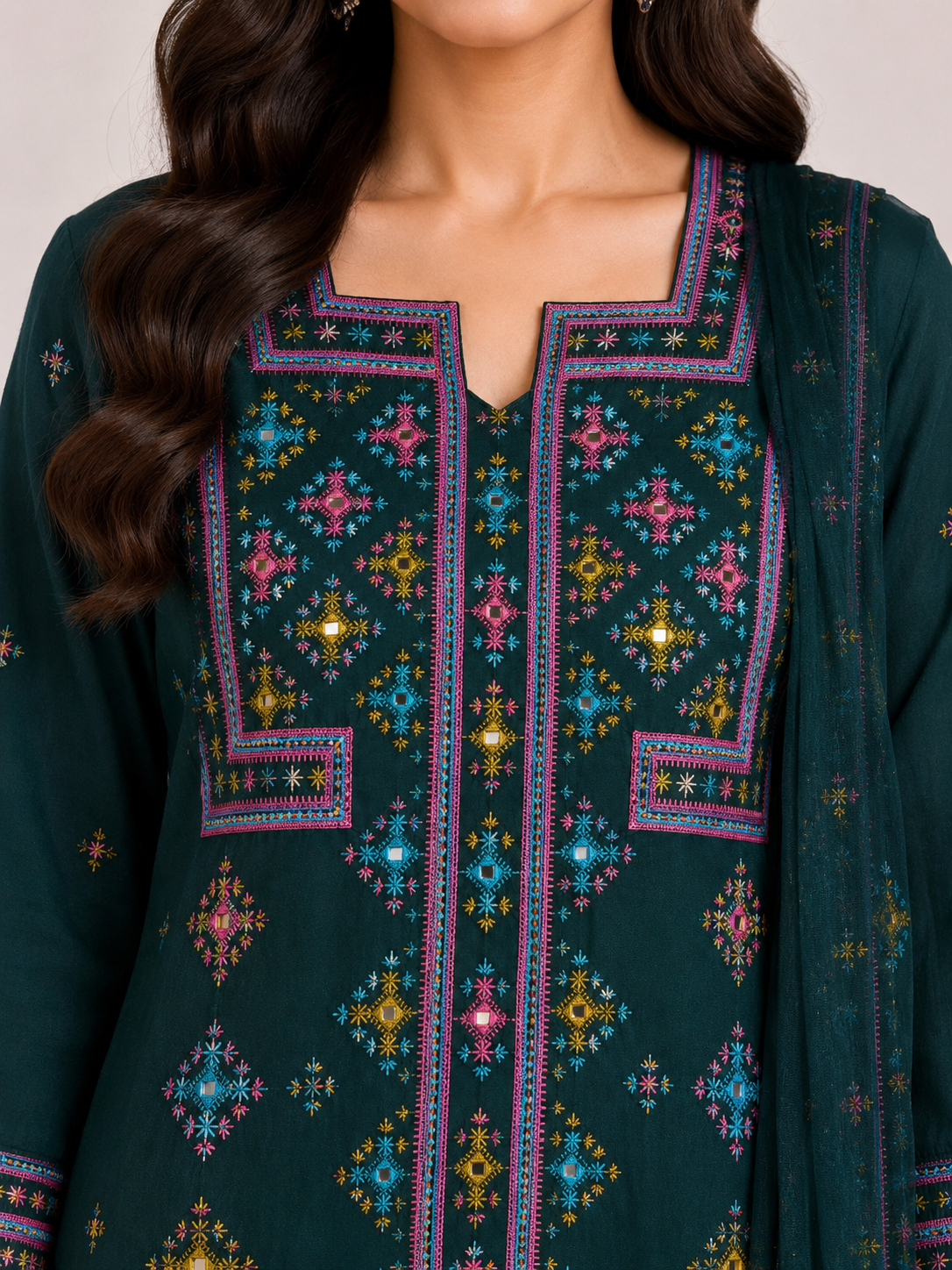 Ward Al Jouri Luxury Omani Mukhawar with Embroidered Shela – Deep Teal Green